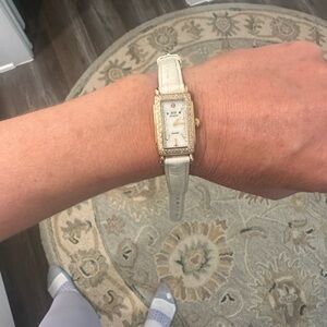 Elegant Gold and Cream Watch